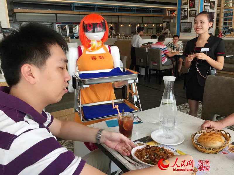 Robot pelayan restoran 2