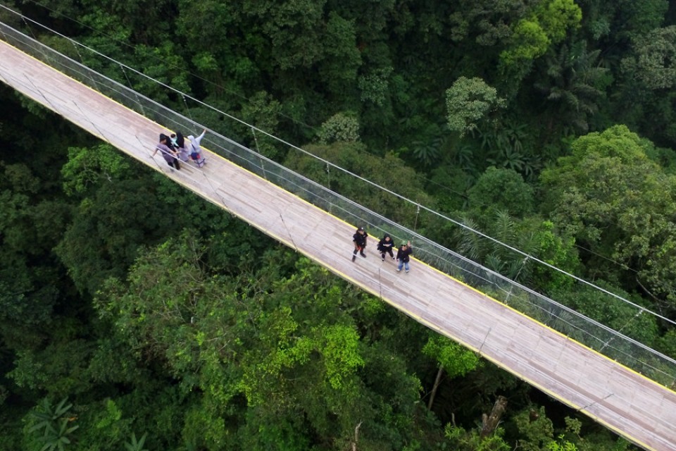 Situ Gunung lokasi Jembatan Gantung Terpanjang di Indonesia (bagian 1)
